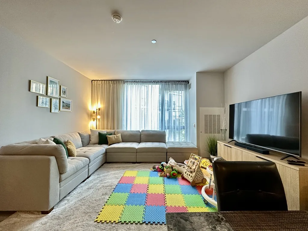 2155 N Elston Ave, ,  60614, USA 60614-unit#404-Chicago-IL