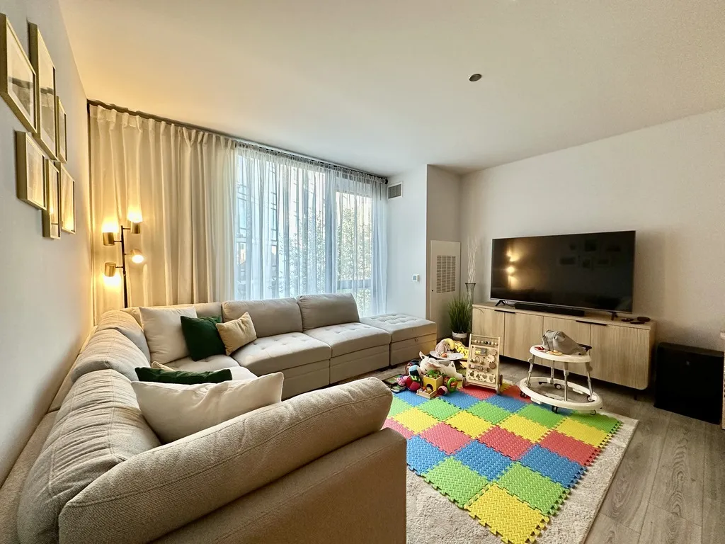 2155 N Elston Ave, ,  60614, USA 60614-unit#404-Chicago-IL