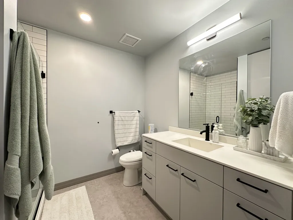 2155 N Elston Ave, ,  60614, USA 60614-unit#404-Chicago-IL