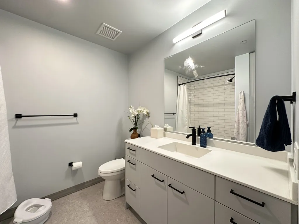 2155 N Elston Ave, ,  60614, USA 60614-unit#404-Chicago-IL