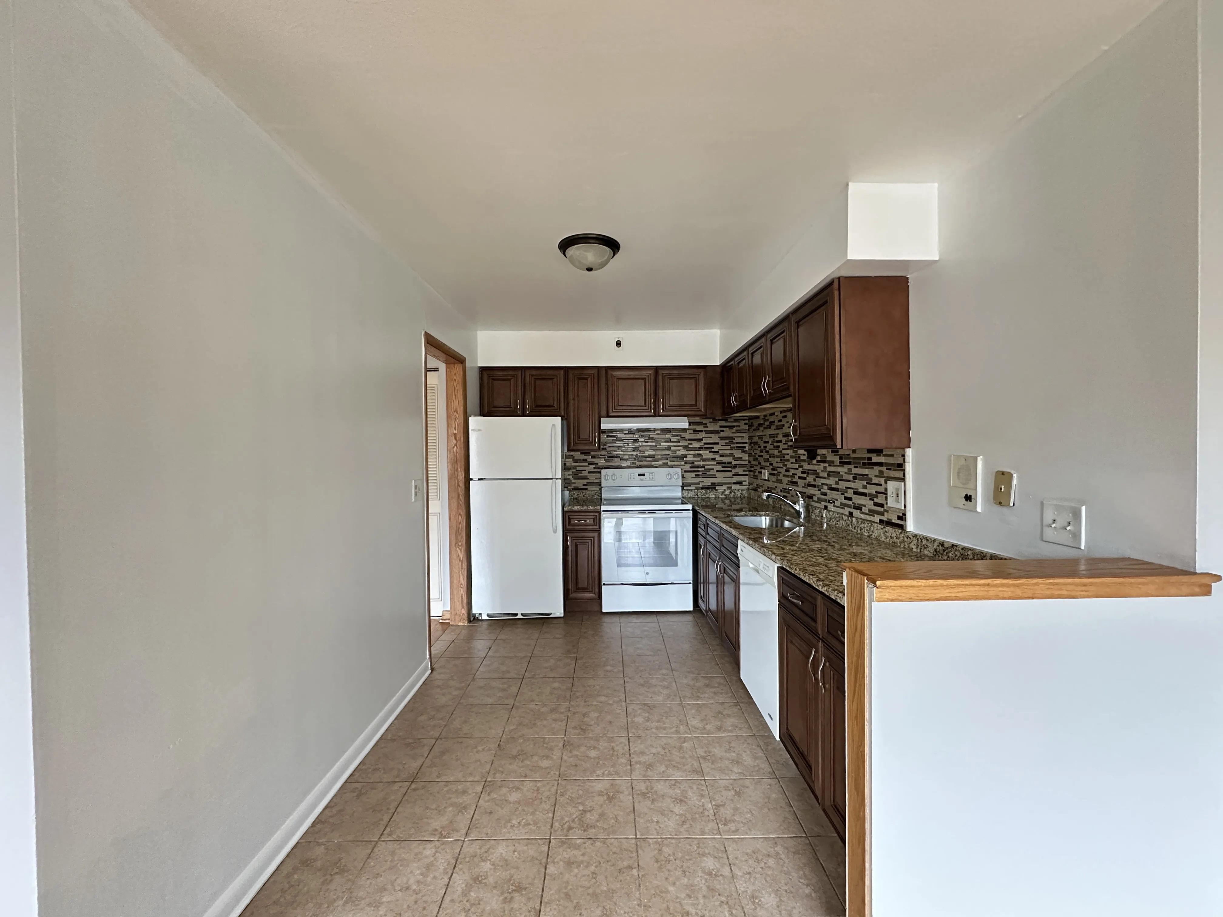 1004 S River Rd, Des Plaines,  60016, USA 60016-unit#302-Chicago-IL