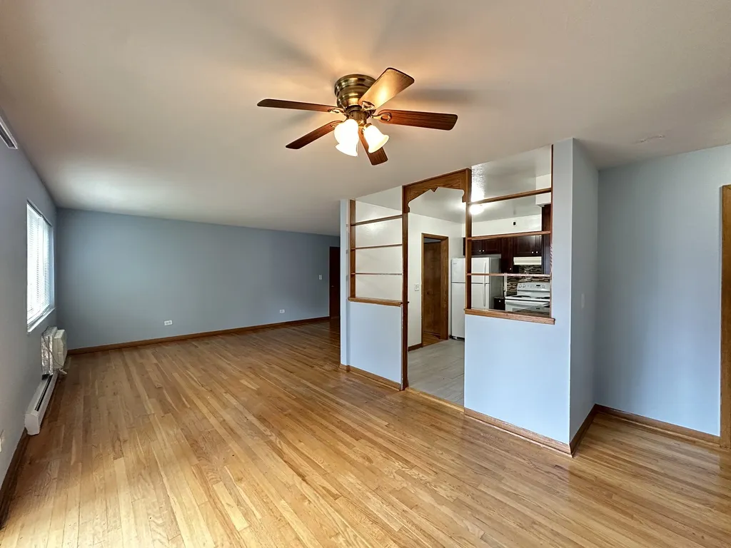 1639 Oakwood Ave, Des Plaines,  60016, USA 60016-unit#203-Chicago-IL