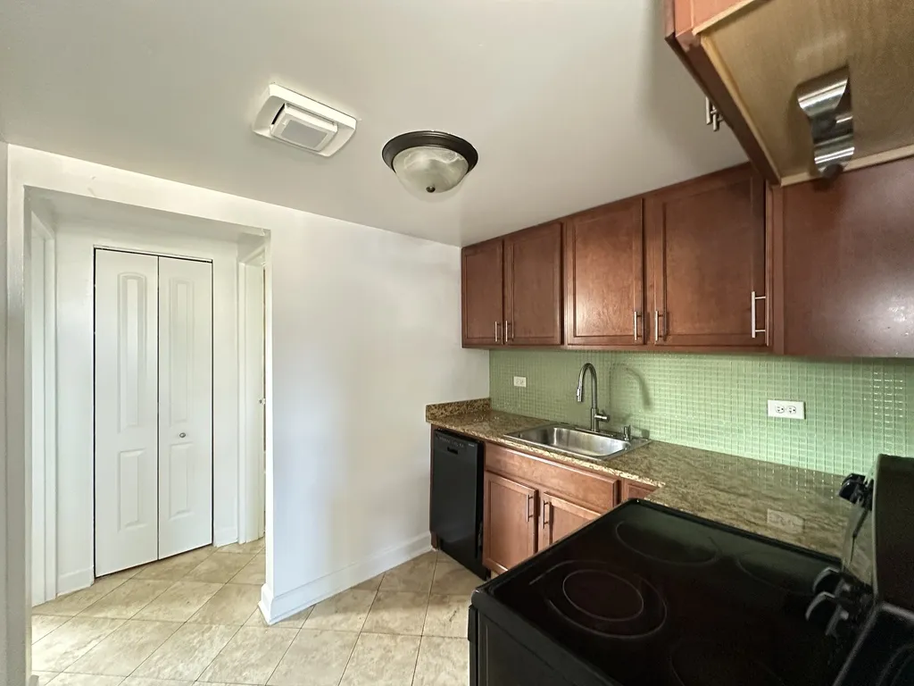 7632 N Milwaukee Ave, Niles,  60714, USA 60714-unit#1A-Chicago-IL