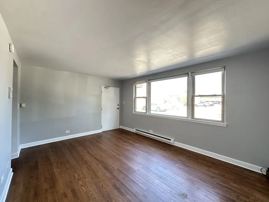 7632 N Milwaukee Ave, Niles,  60714, USA 60714-unit#1A-Chicago-IL