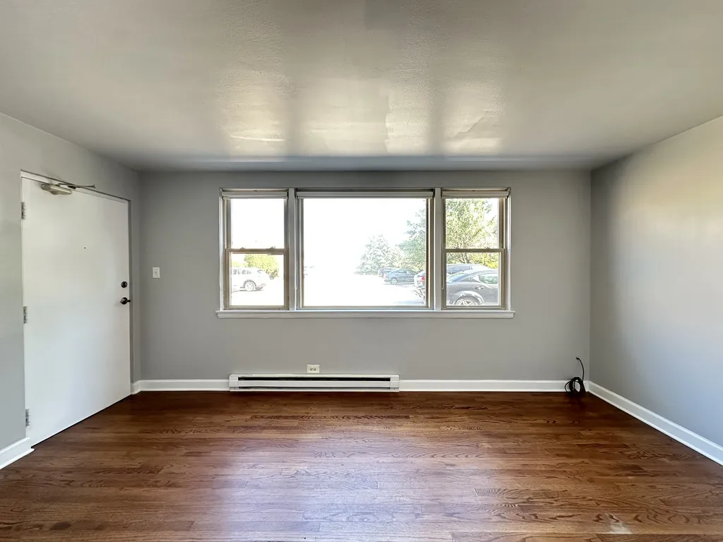 7632 N Milwaukee Ave, Niles,  60714, USA 60714-unit#1A-Chicago-IL