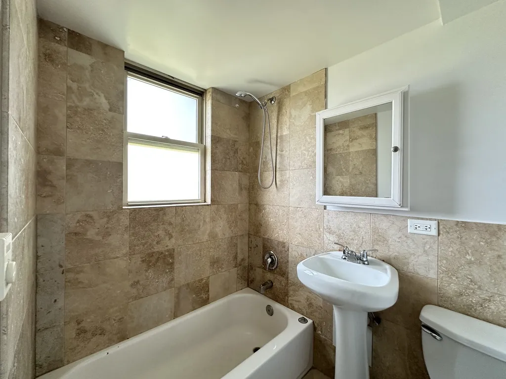 7632 N Milwaukee Ave, Niles,  60714, USA 60714-unit#1A-Chicago-IL