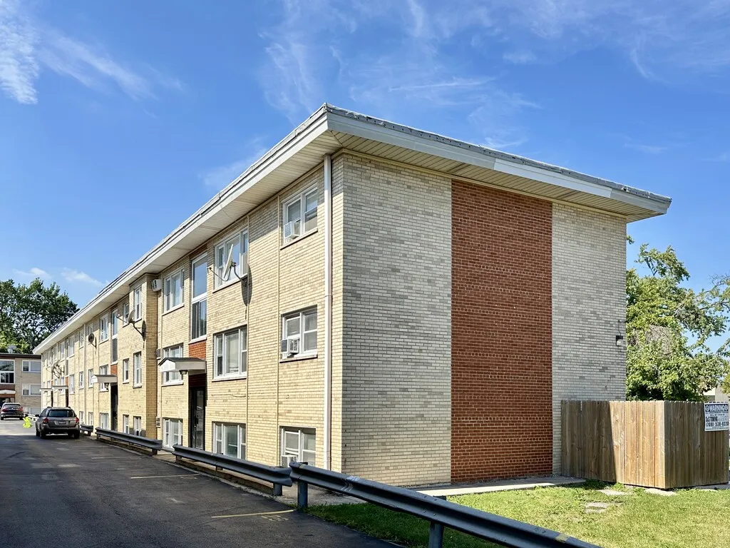 3820 25th Ave, Schiller Park, 60176, USA 60176-unit#15-Chicago-IL