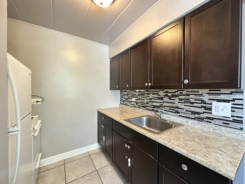 3820 25th Ave, Schiller Park,  60176, USA 60176-unit#15-Chicago-IL