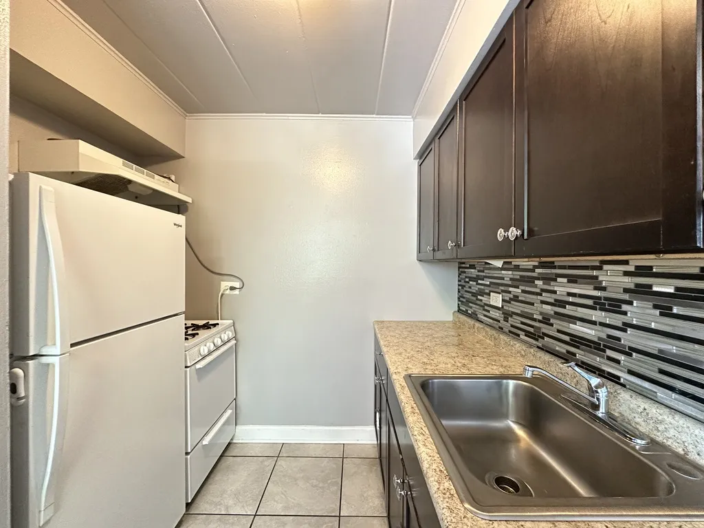 3820 25th Ave, Schiller Park,  60176, USA 60176-unit#15-Chicago-IL