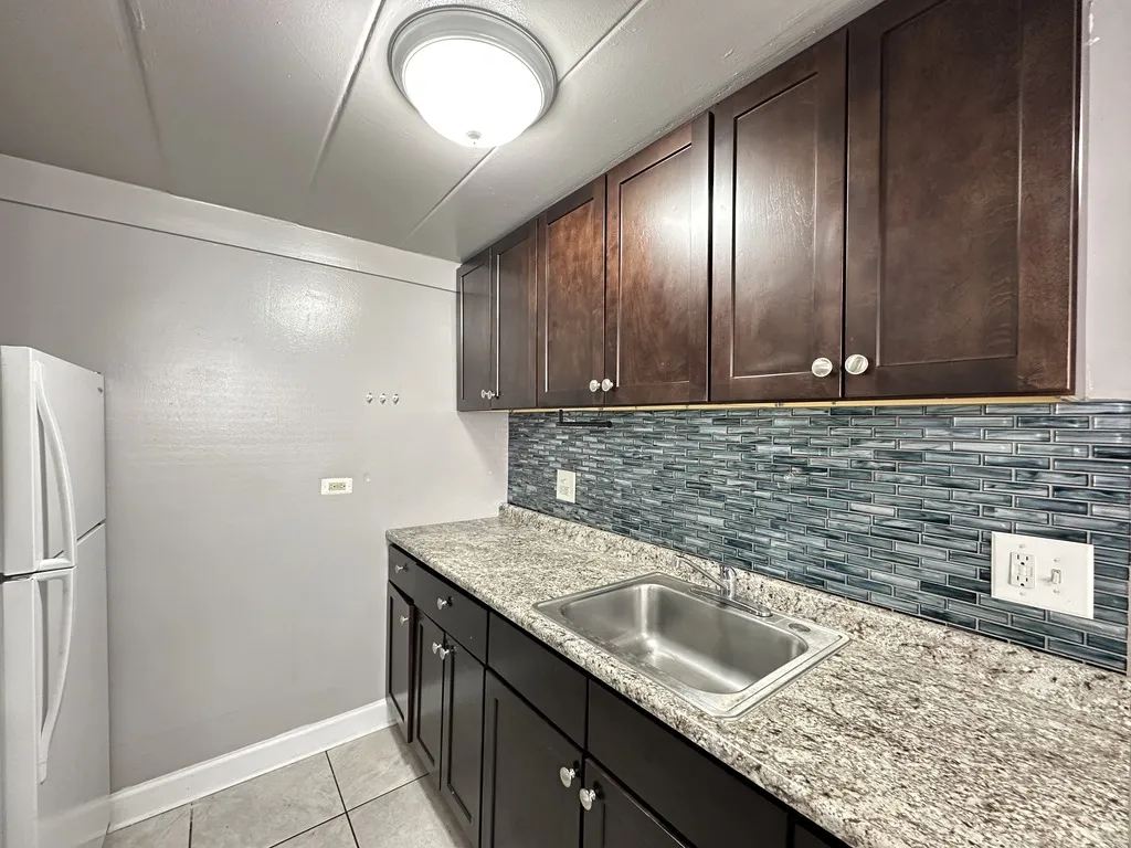 9612 Ivanhoe Ave, Schiller Park,  60176, USA 60176-unit#2-Chicago-IL