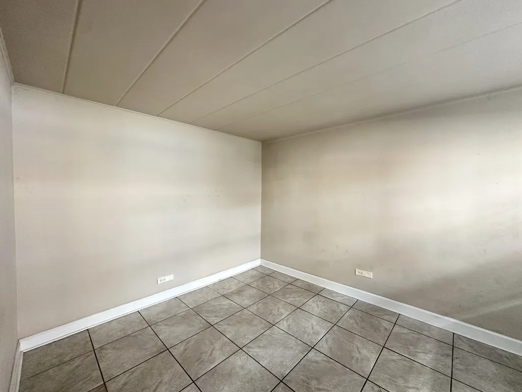 9612 Ivanhoe Ave, Schiller Park,  60176, USA 60176-unit#2-Chicago-IL