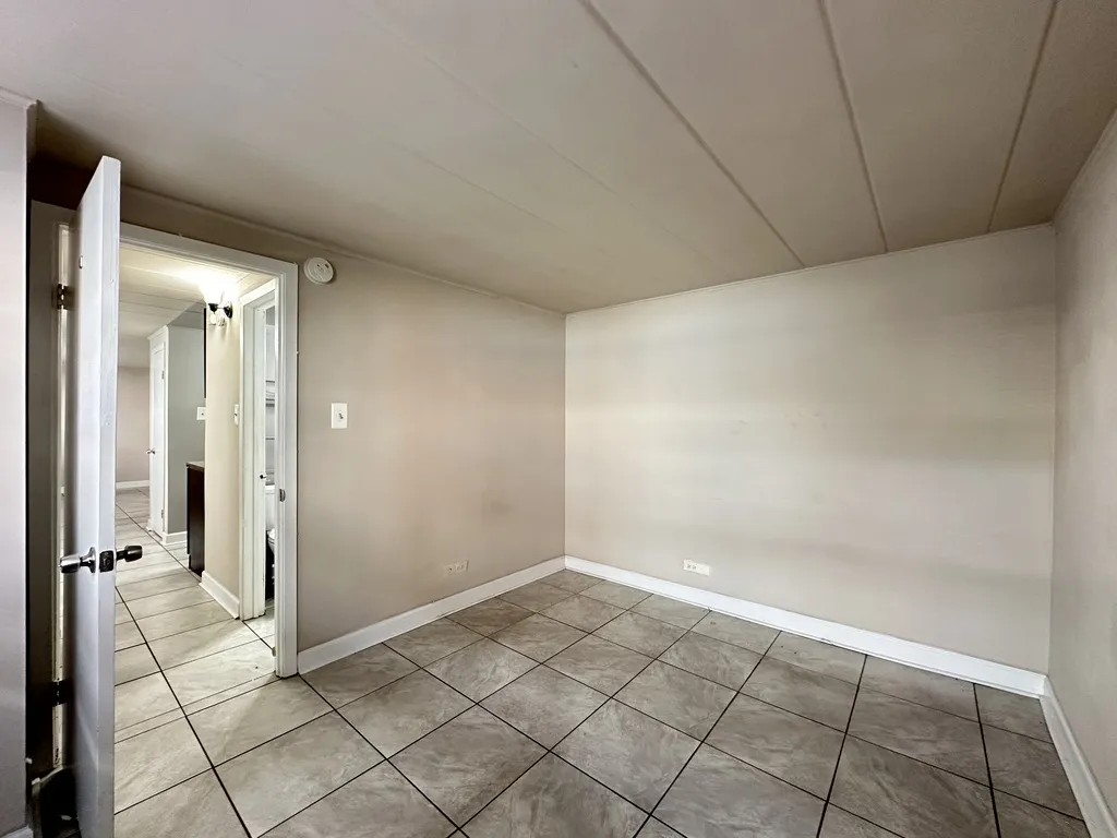 9612 Ivanhoe Ave, Schiller Park,  60176, USA 60176-unit#2-Chicago-IL