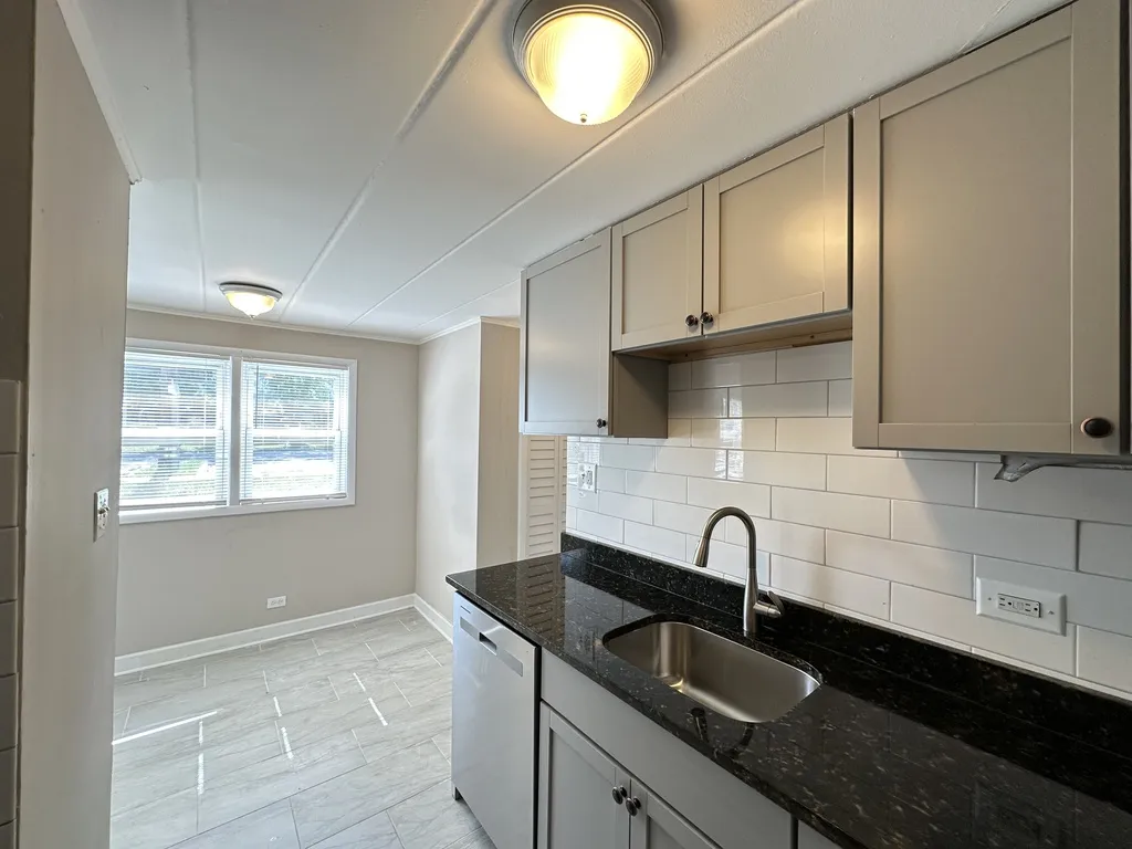 9630 Ivanhoe Ave, Schiller Park, 60176, USA 60176-unit#1-Chicago-IL