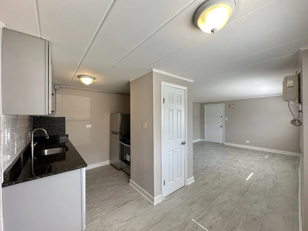 9630 Ivanhoe Ave, Schiller Park, 60176, USA 60176-unit#1-Chicago-IL