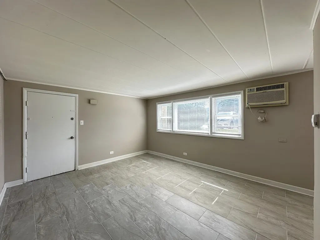 9630 Ivanhoe Ave, Schiller Park, 60176, USA 60176-unit#1-Chicago-IL