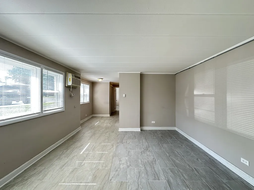 9630 Ivanhoe Ave, Schiller Park, 60176, USA 60176-unit#1-Chicago-IL
