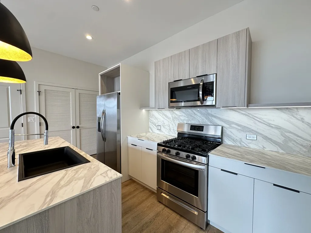 3207 N Narragansett Ave, ,  60634, USA 60634-unit#306-Chicago-IL