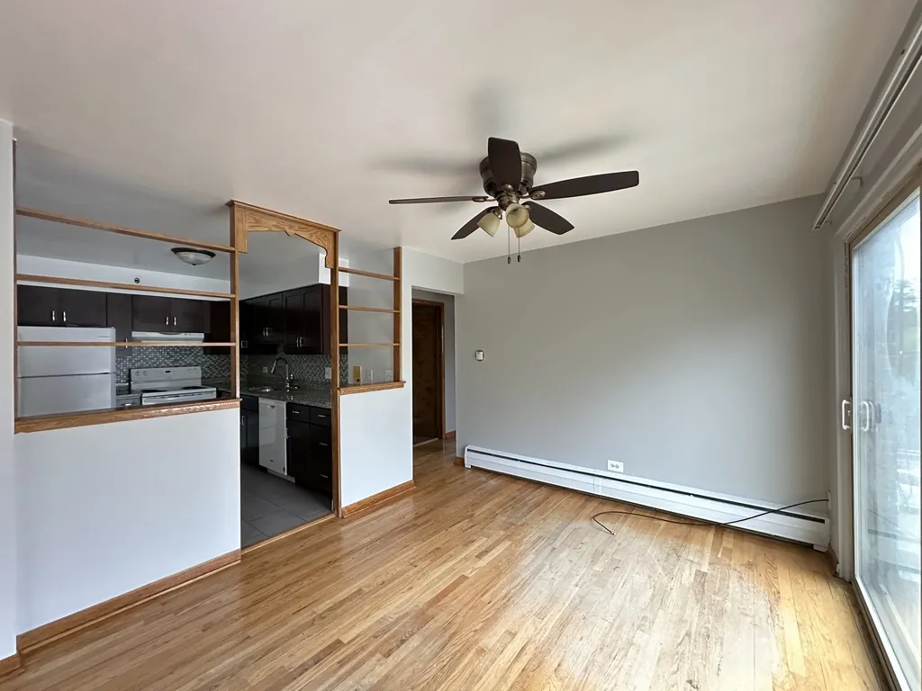 1026 S River Rd, Des Plaines,  60016, USA 60016-unit#3C-Chicago-IL