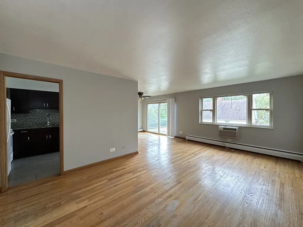 1026 S River Rd, Des Plaines,  60016, USA 60016-unit#3C-Chicago-IL