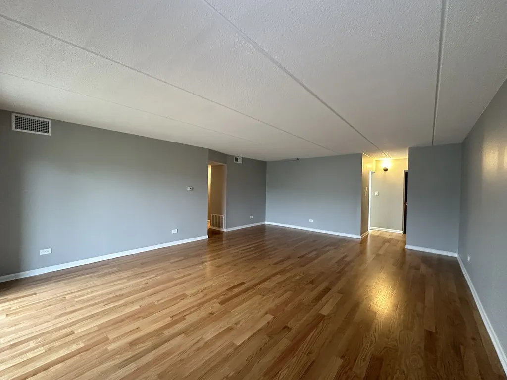 525 N Quentin Rd, Palatine,  60067, USA 60067-unit#304-Chicago-IL