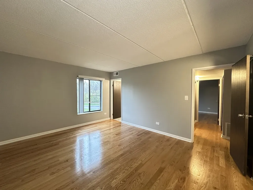 525 N Quentin Rd, Palatine,  60067, USA 60067-unit#304-Chicago-IL