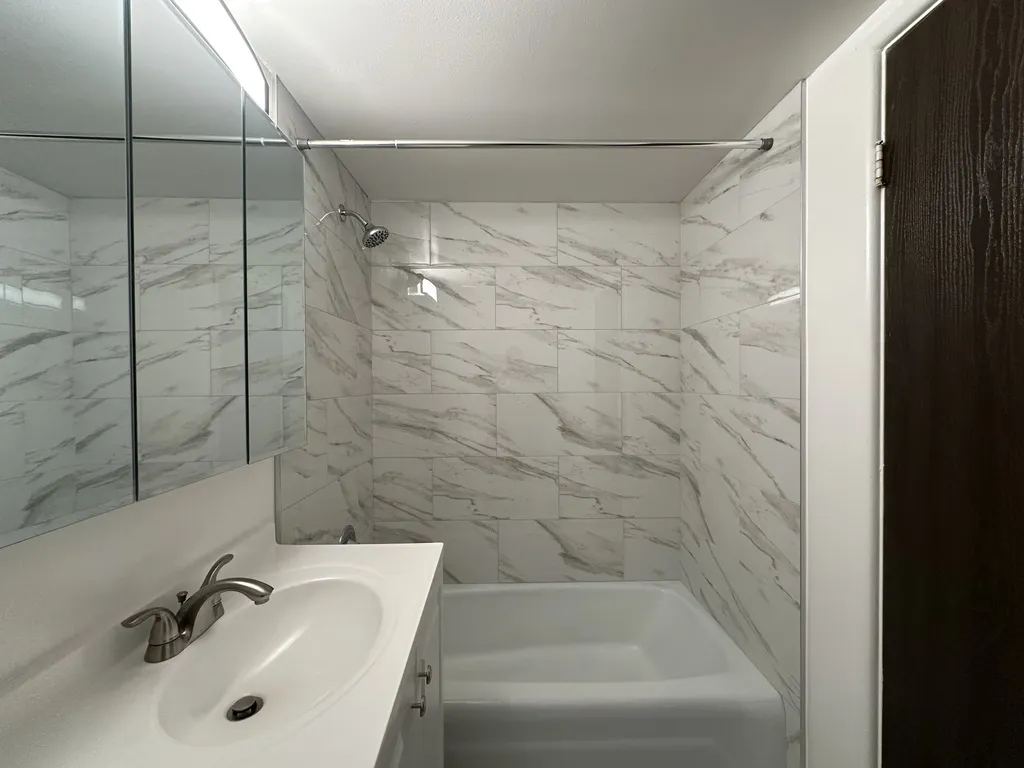 525 N Quentin Rd, Palatine,  60067, USA 60067-unit#304-Chicago-IL