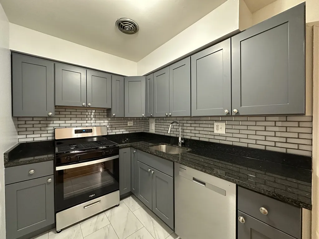 1515 W Morse Ave, , 60626, USA 60626-unit#305-Chicago-IL