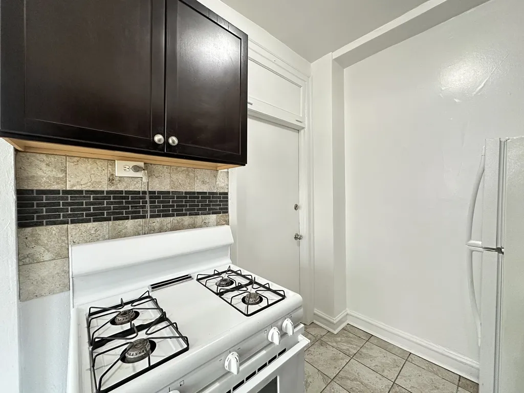 1373 W Estes Ave, ,  60626, USA 60626-unit#1B-Chicago-IL