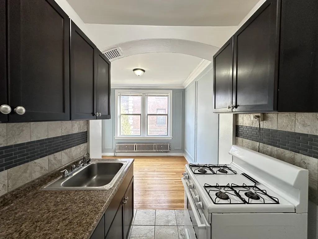 1373 W Estes Ave, ,  60626, USA 60626-unit#1B-Chicago-IL