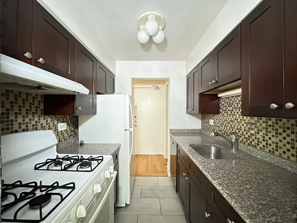 3710 N Pine Grove Ave, , 60613, USA 60613-unit#401-Chicago-IL