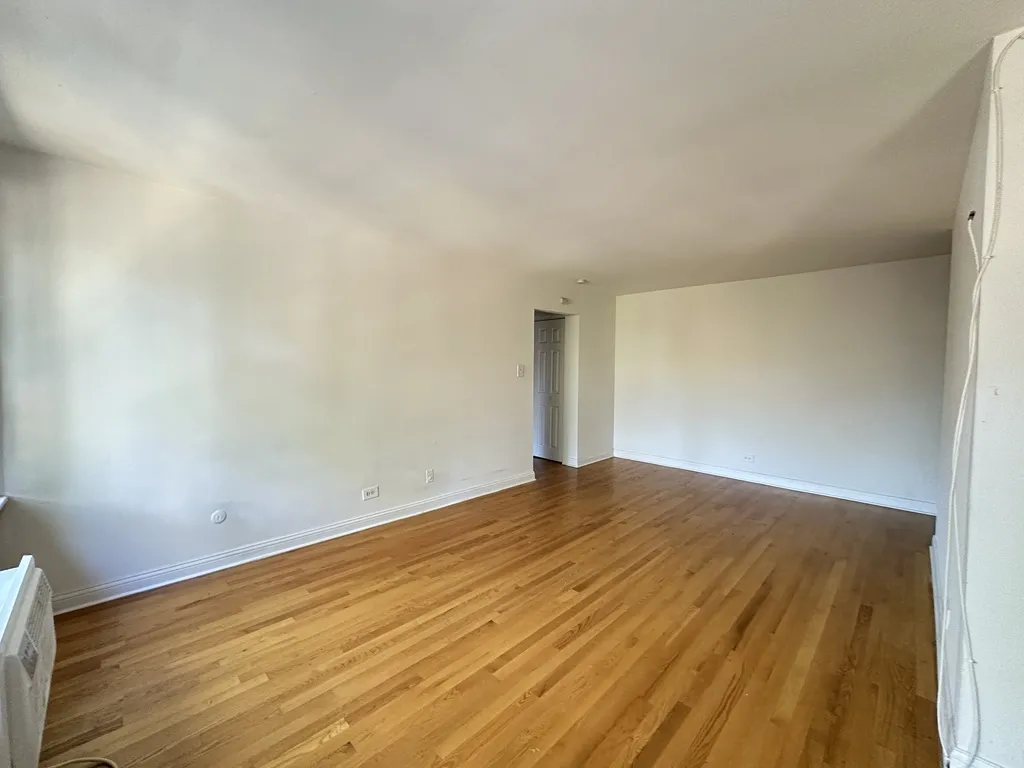 3710 N Pine Grove Ave, , 60613, USA 60613-unit#401-Chicago-IL