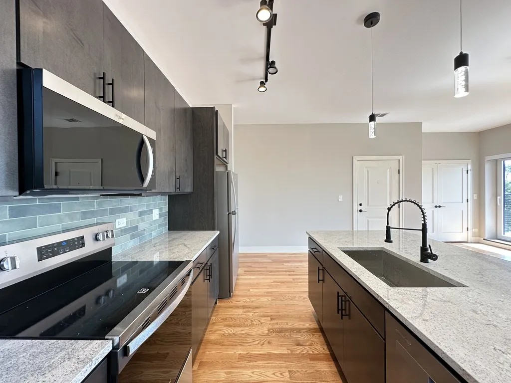 2100 W 18th Pl, ,  60608, USA 60608-unit#302-Chicago-IL