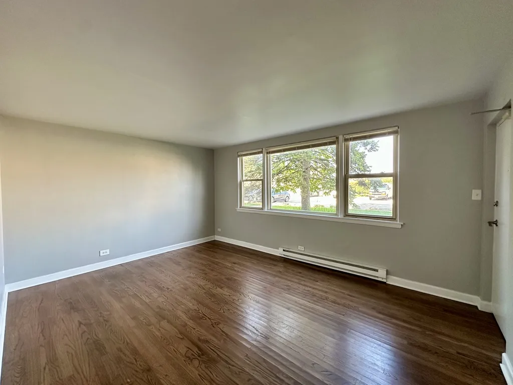 7628 N Milwaukee Ave, Niles,  60714, USA 60714-unit#1B-Chicago-IL