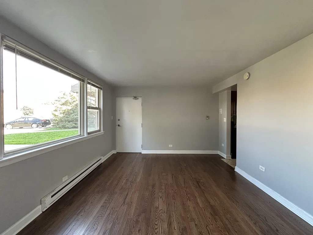 7628 N Milwaukee Ave, Niles,  60714, USA 60714-unit#1B-Chicago-IL