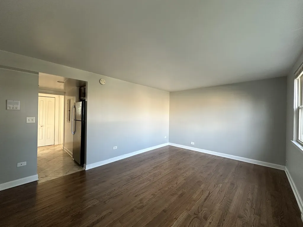 7628 N Milwaukee Ave, Niles,  60714, USA 60714-unit#1B-Chicago-IL