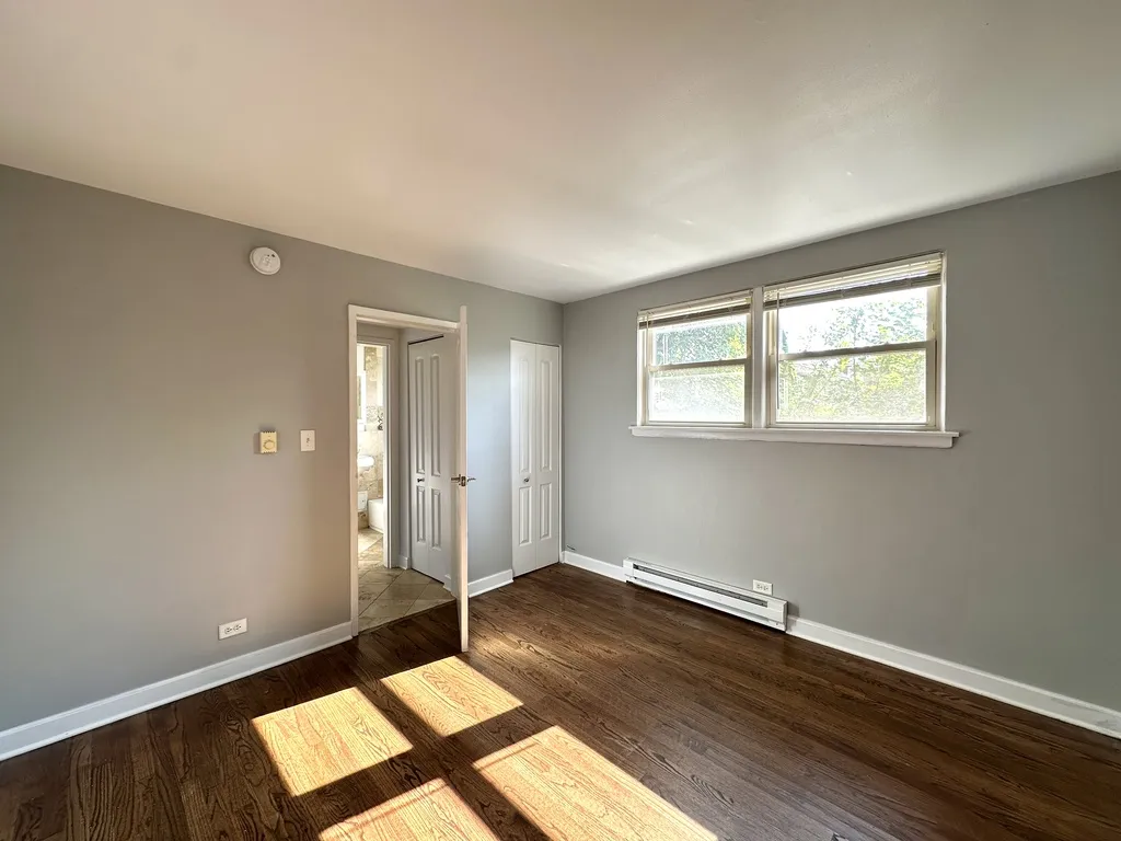 7628 N Milwaukee Ave, Niles,  60714, USA 60714-unit#1B-Chicago-IL