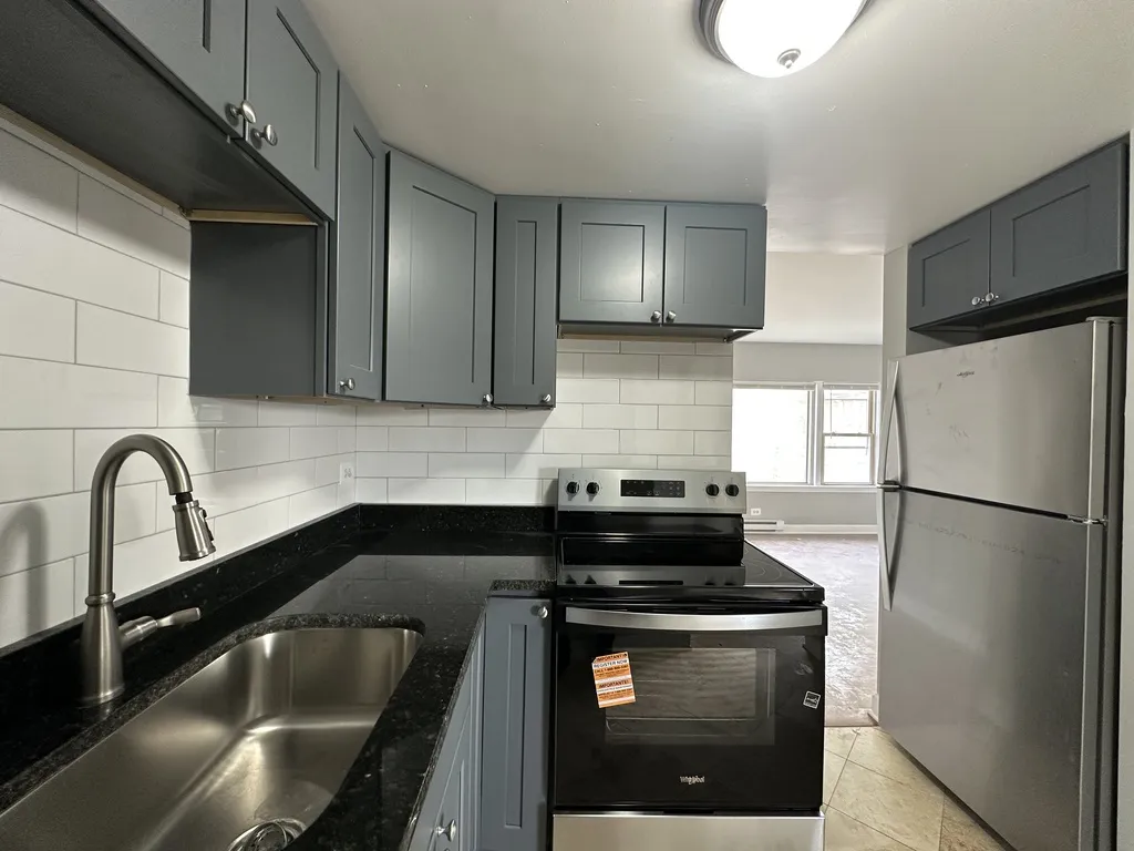 7632 N Milwaukee Ave, Niles,  60714, USA 60714-unit#3A-Chicago-IL