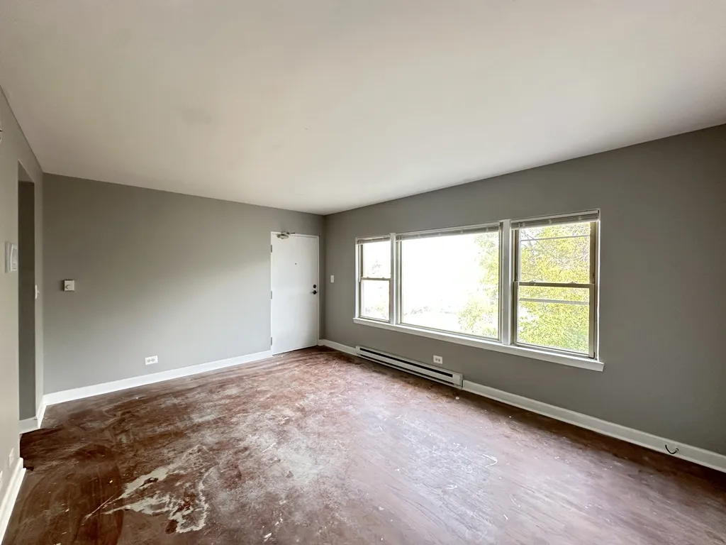 7632 N Milwaukee Ave, Niles,  60714, USA 60714-unit#3A-Chicago-IL