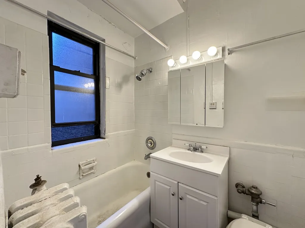 434 W Wellington Ave, , 60657, USA 60657-unit#401-Chicago-IL