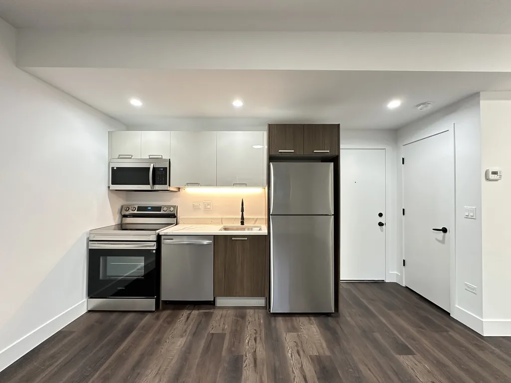 1553 W Hollywood Ave, ,  60660, USA 60660-unit#302-Chicago-IL