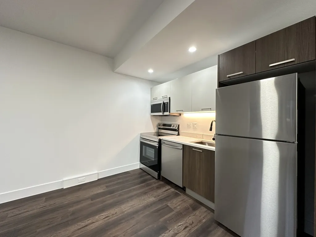 1553 W Hollywood Ave, ,  60660, USA 60660-unit#302-Chicago-IL