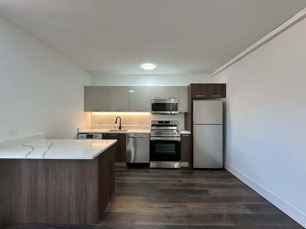 1553 W Hollywood Ave, ,  60660, USA 60660-unit#310-Chicago-IL