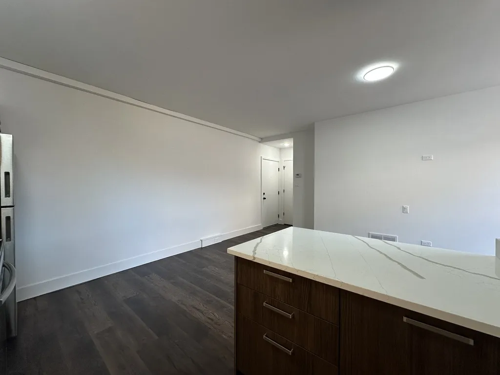 1553 W Hollywood Ave, ,  60660, USA 60660-unit#310-Chicago-IL