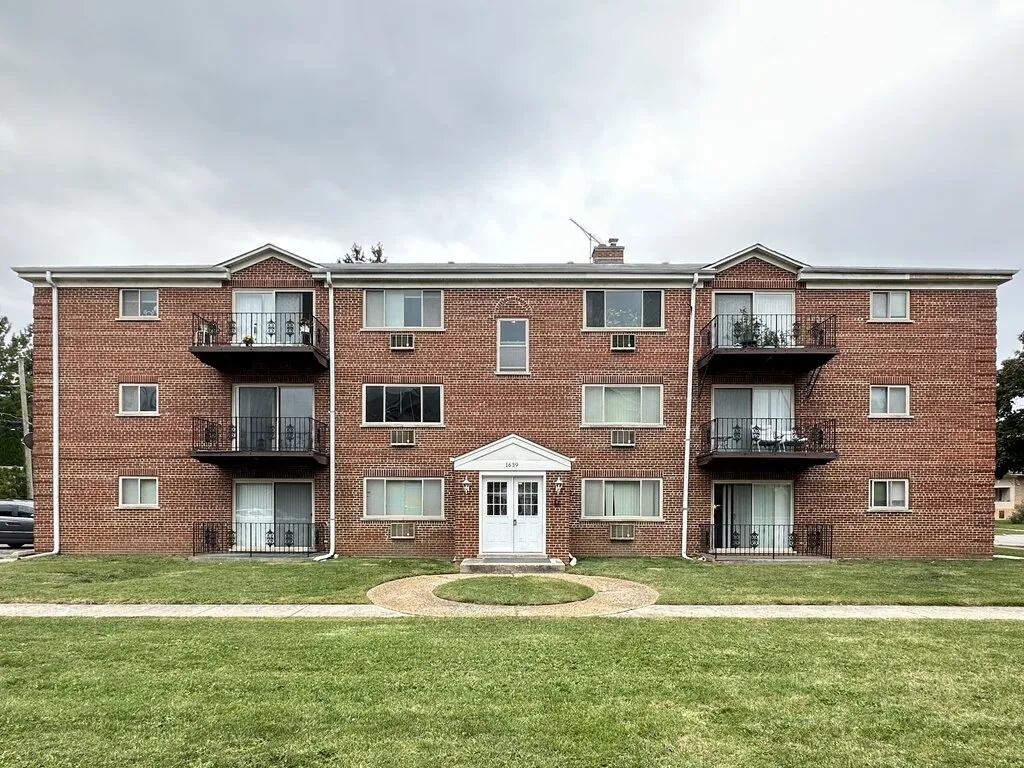 1639 Oakwood Ave, Des Plaines, 60016, USA 60016-unit#201-Chicago-IL
