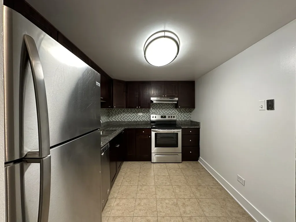 525 N Quentin Rd, Palatine,  60067, USA 60067-unit#104-Chicago-IL