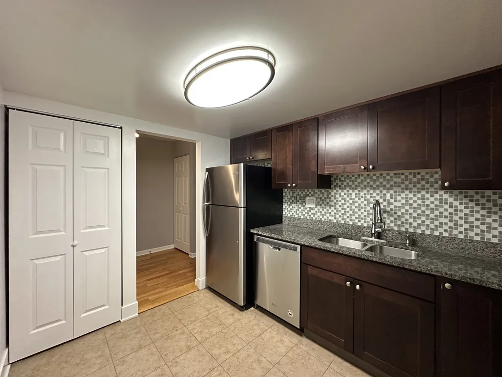 525 N Quentin Rd, Palatine,  60067, USA 60067-unit#104-Chicago-IL