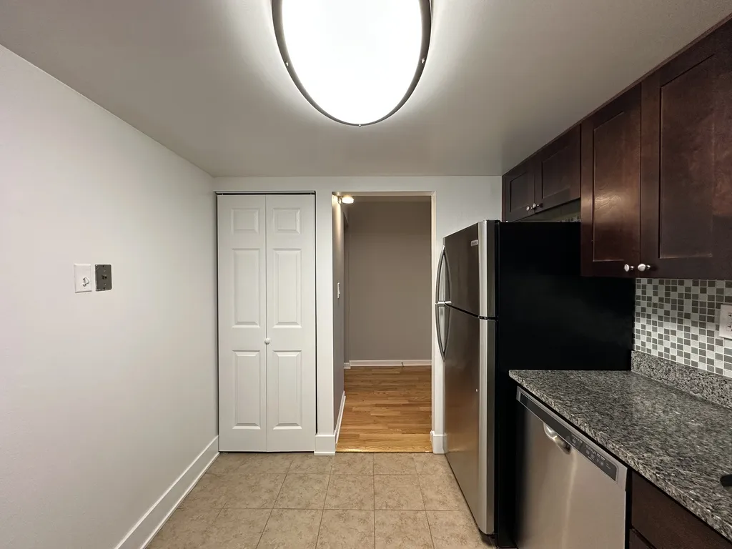 525 N Quentin Rd, Palatine,  60067, USA 60067-unit#104-Chicago-IL