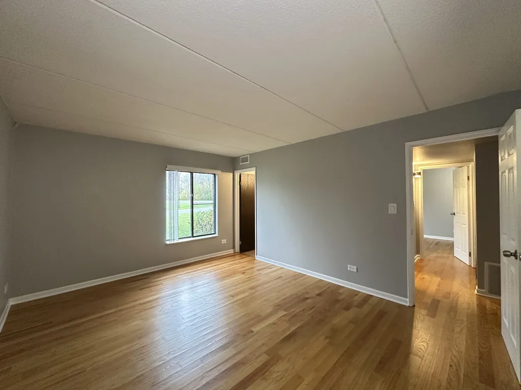 525 N Quentin Rd, Palatine,  60067, USA 60067-unit#104-Chicago-IL