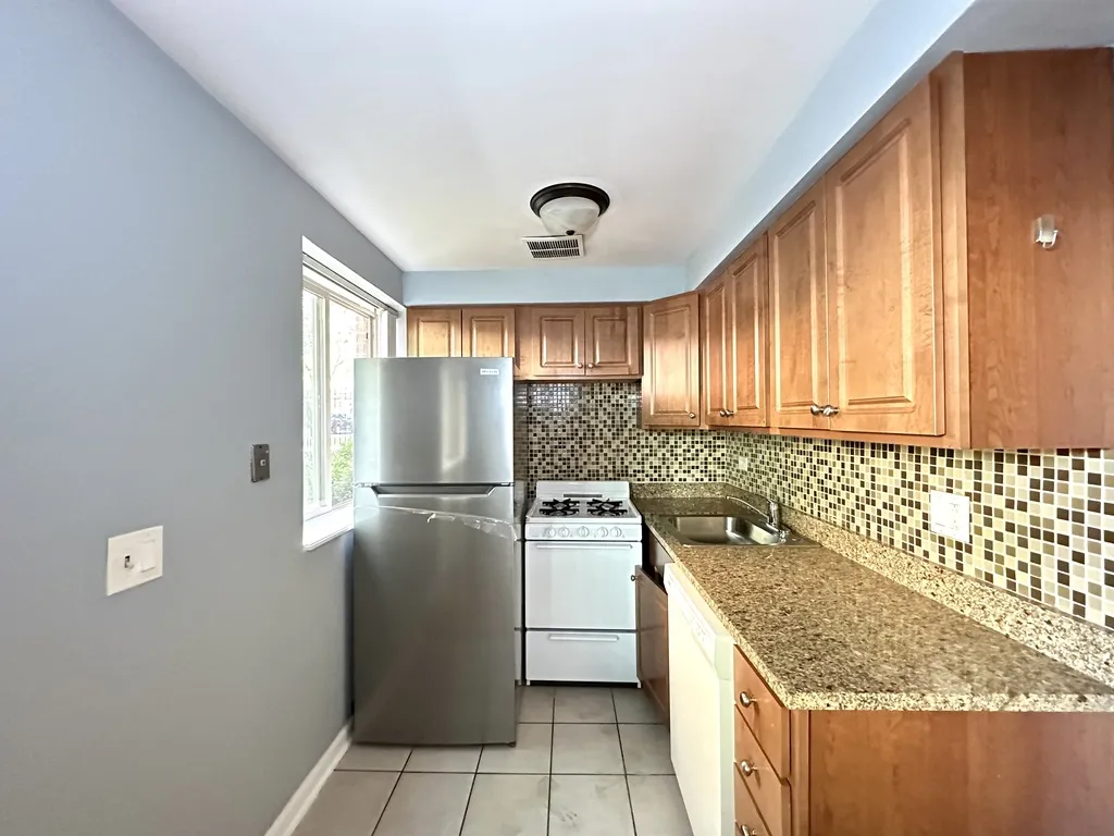 5820 N Sheridan Rd, , 60660, USA 60660-unit#102-Chicago-IL
