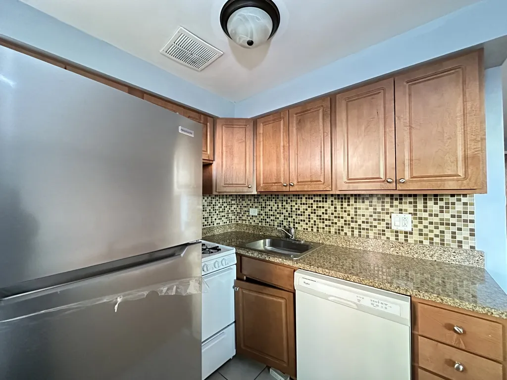 5820 N Sheridan Rd, , 60660, USA 60660-unit#102-Chicago-IL